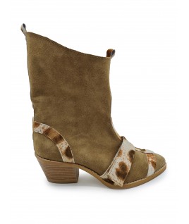 Guilty Boots in Beige